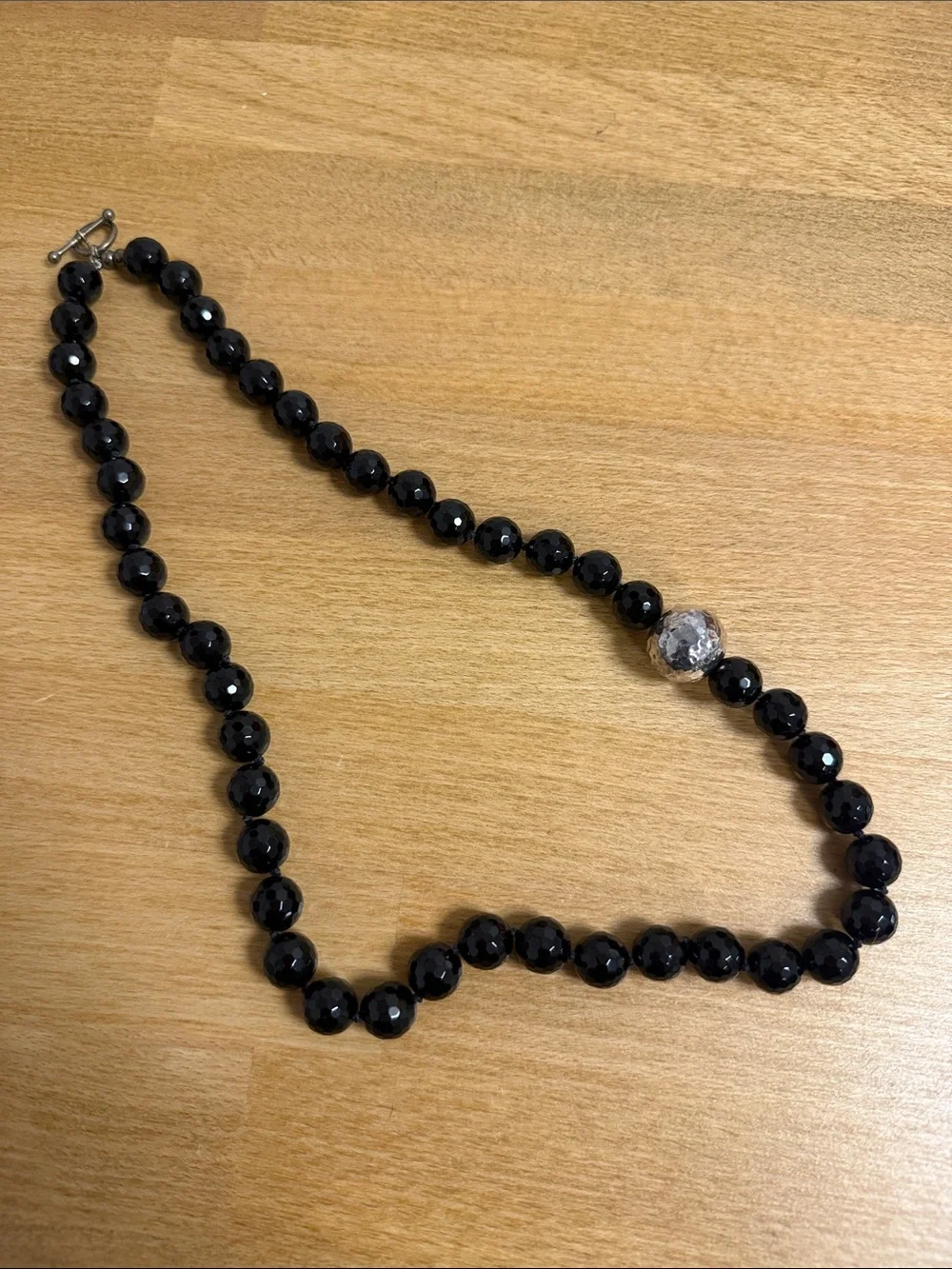 Silver 925 clasp with black glass beads and silver tone accent mirrorball - Picture 2 of 6